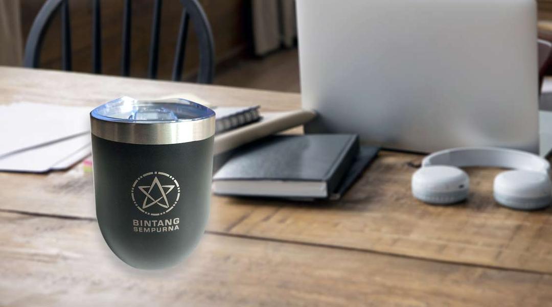 Ilustrasi mug stainless berkualitas di Bintang Sempurna