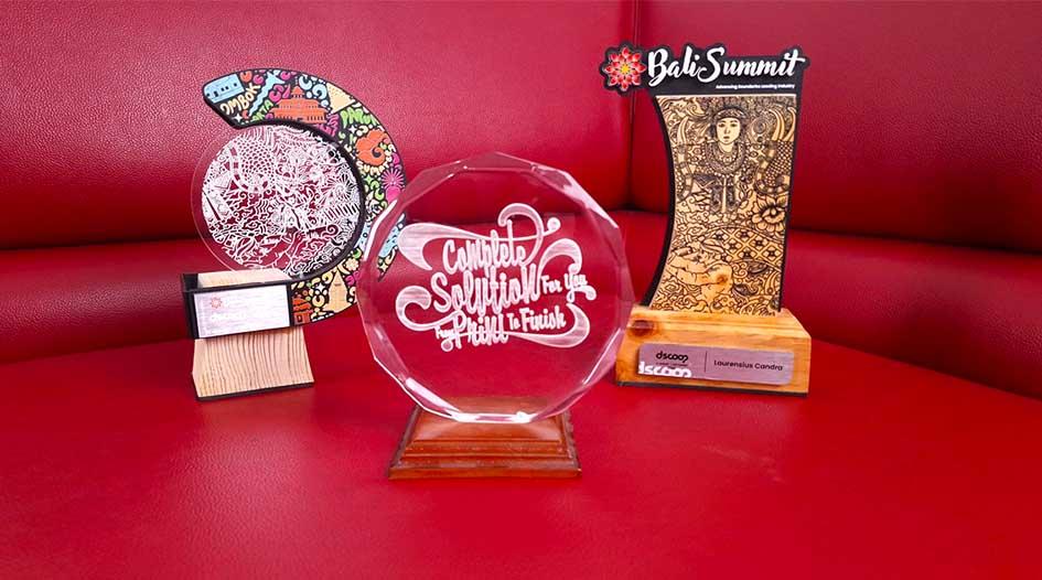 plakat custom di Bintang Sempurna